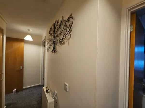 1 Bedroom First Floor Flat with Lift and Communal Garden