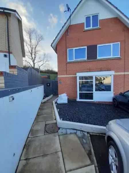 House For Rent in Leeds, England