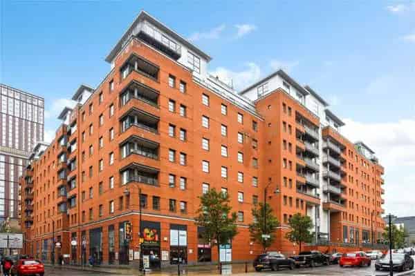 Two Bedroom Apartment with Parking Manchester City Centre