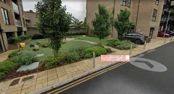 1 Bed Ground Floor Flat Elstree Way Near Shops and Train