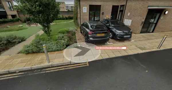 Flat For Rent in Hertsmere, England