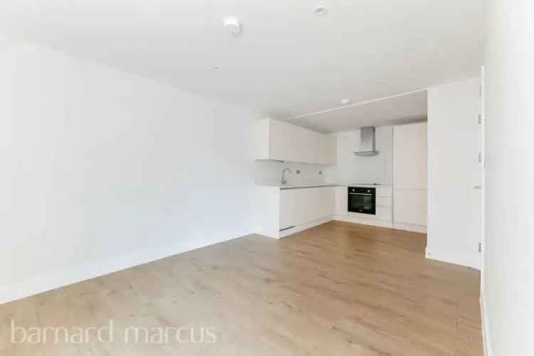 Modern Two-Bedroom Maisonette with Open Plan Living