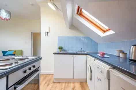 3 Bedroom Flat Leeds Gas Included Recently Redecorated