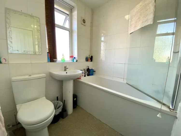 4 Bedroom Furnished Student House Available July 2025