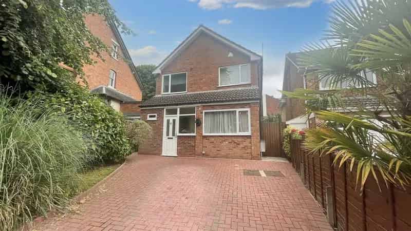 3 Bedroom Detached House for Sale in Moseley