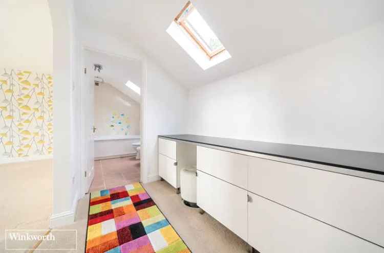 4 Bedroom Detached House Old Basing