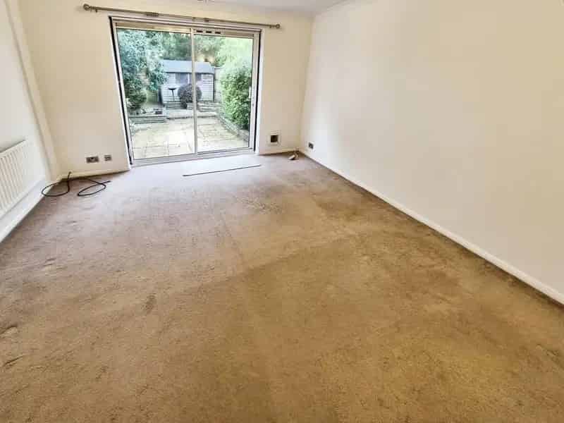 2 Bedroom Terraced House Chineham Allocated Parking Enclosed Garden