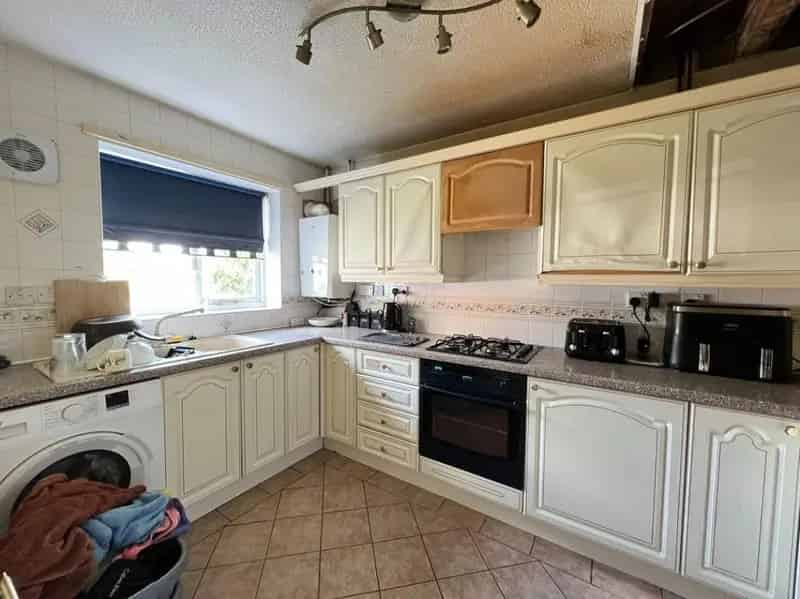 3 Bed Semi-Detached House For Sale
