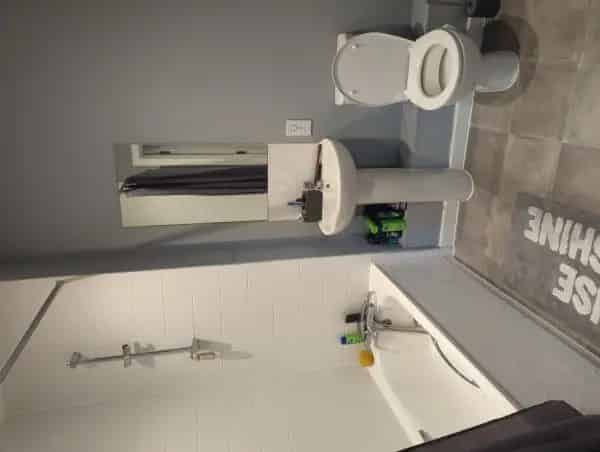 New 1-Bedroom Flat with Kitchen and Bathroom