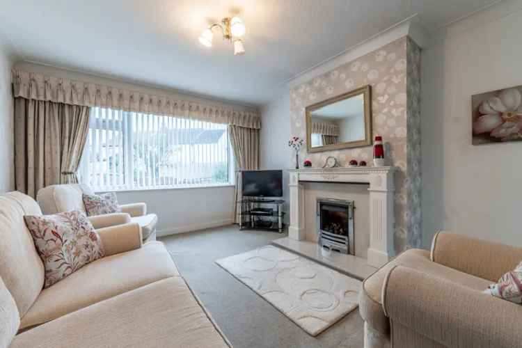 House For Sale in Leeds, England