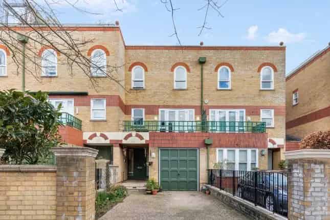 Terraced House for Sale Trinity Church Road Barnes SW13
