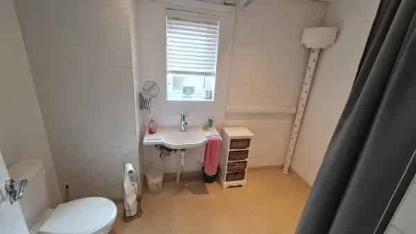 Ground Floor Wheelchair Accessible Flat Modern Wet Room Parking