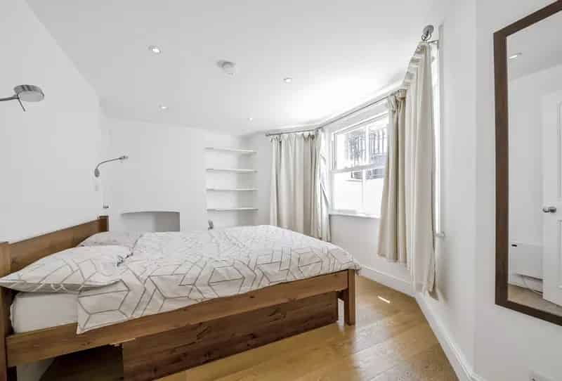 1 Bedroom Flat for Sale near Balham Station