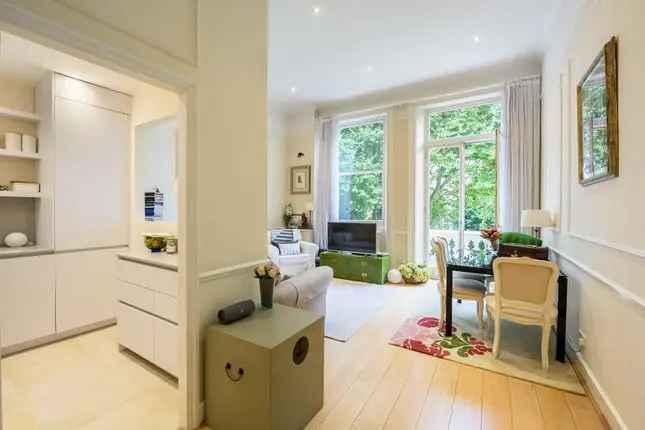 Flat for sale in Earl's Court Square, London SW5