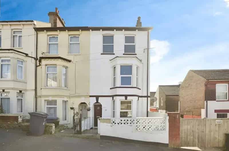 4 Bedroom House For Sale in Dover Near HS1 Station