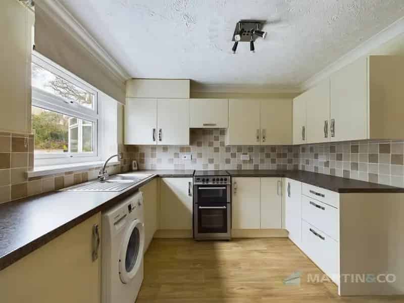 2 Bedroom Semi-Detached House for Rent