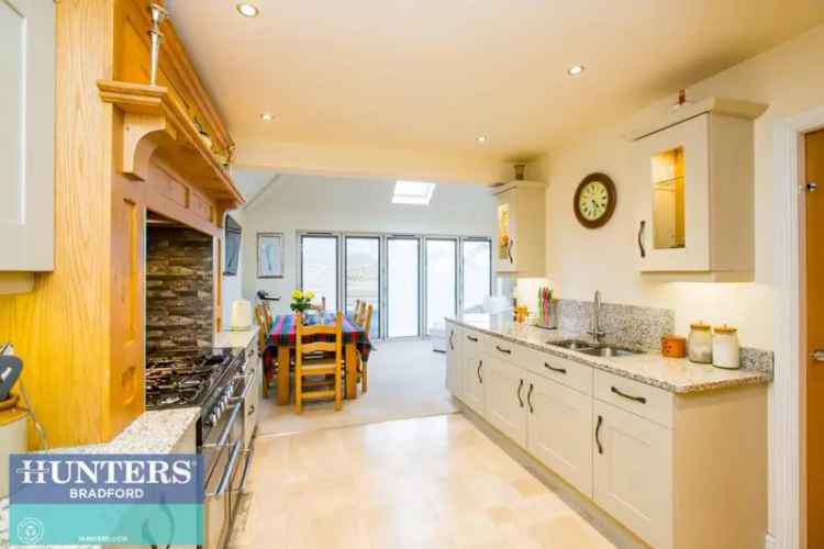 3 Bedroom Detached Bungalow for Sale in Queensbury