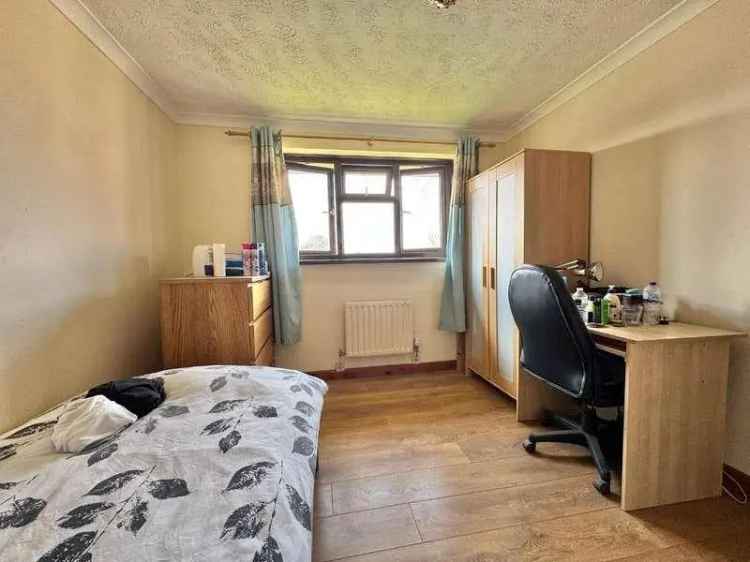 3 Bed Semi-Detached House for Sale