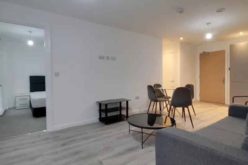 2 Bedroom Furnished Apartment Digbeth Birmingham City Centre