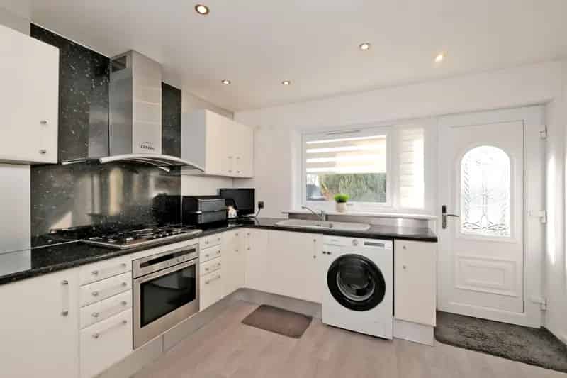 3 Bedroom Mid Terraced House for Sale in Altens