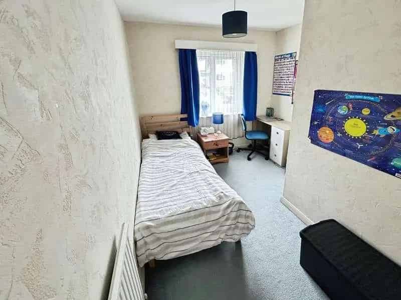 3 Bed Detached House for Sale Street No Onward Chain