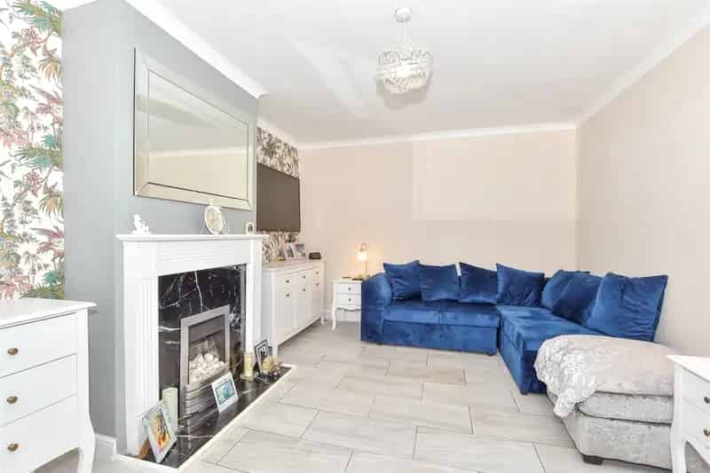 2 Bedroom Semi Detached House For Sale Havant