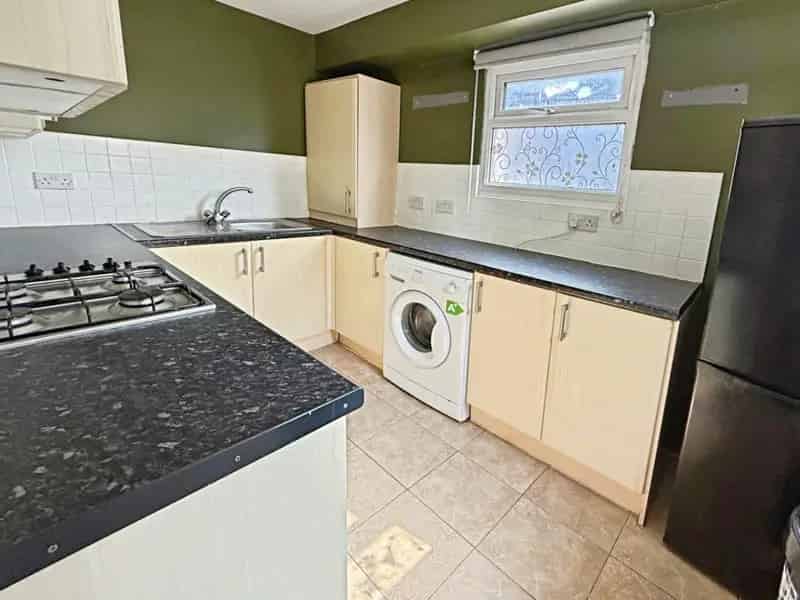 1 Bedroom Flat for Sale in Amington No Onward Chain