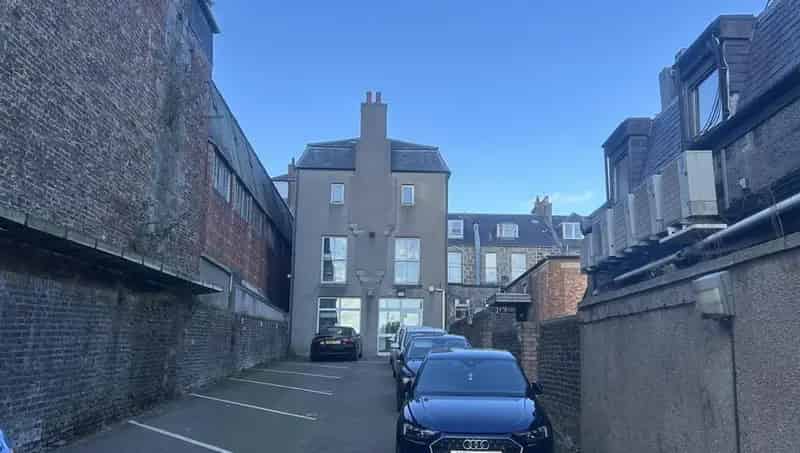 Converted Brick Building with 8 Parking Spaces and Comfort Cooling