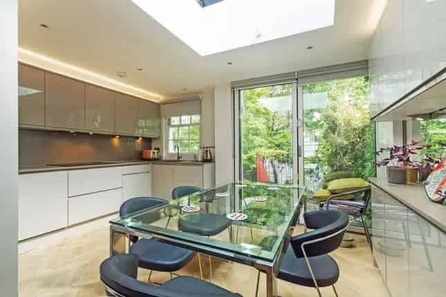 Terraced House for Sale in Billing Street London SW10