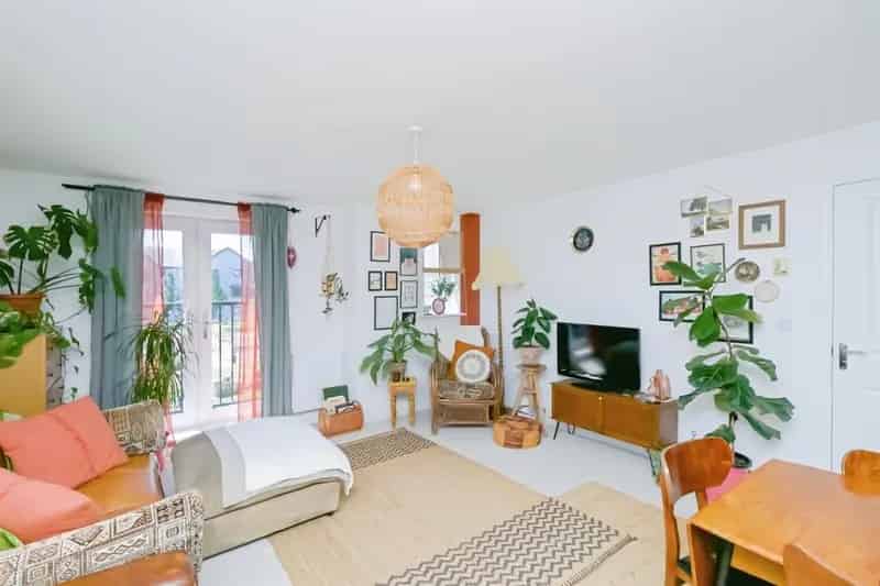2 Bedroom Waterfront Apartment Barratt Built