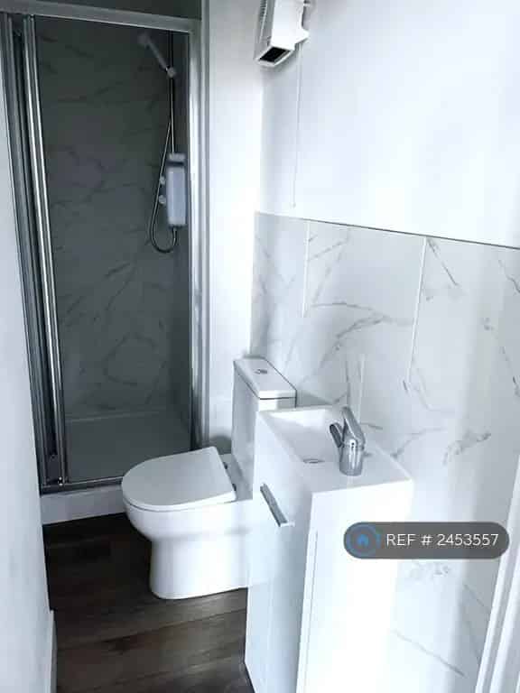Studio Apartment Bishopston - Refurbished with Parking