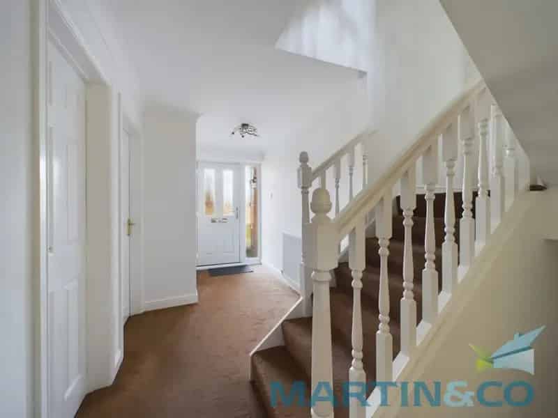 5 bedroom House
 For Sale