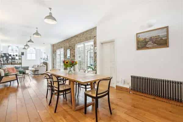 Spacious 3-Bedroom Grade II Listed Period Apartment with Private Garden