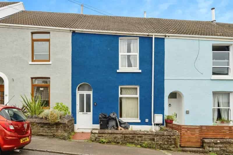 4 bedroom terraced house