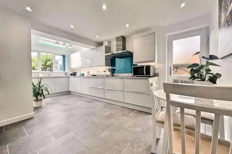 4 Bed Detached House For Sale Near Schools and Amenities
