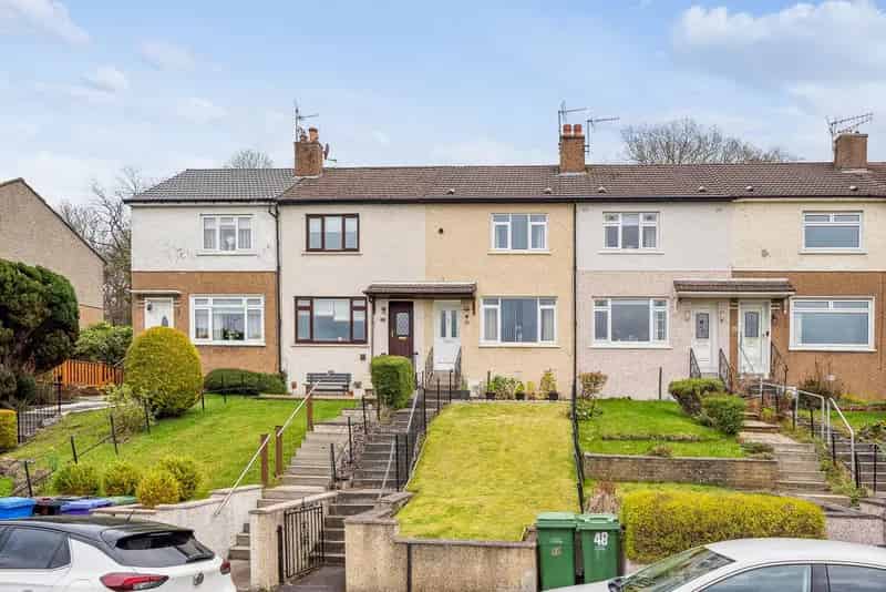 2-Bedroom Mid Terrace Villa Near Jordanhill School