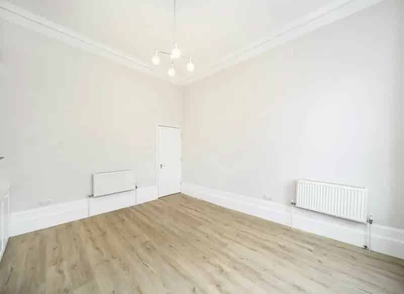 Spacious 2-Bedroom Flat near Bakerloo Line