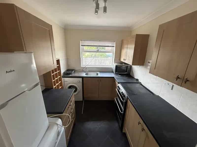 Charming Studio Apartment in Harrold Zero Deposit Available