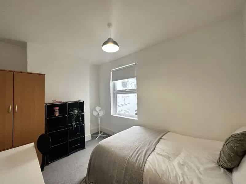 2 Double Bedroom Flat Near Brighton University