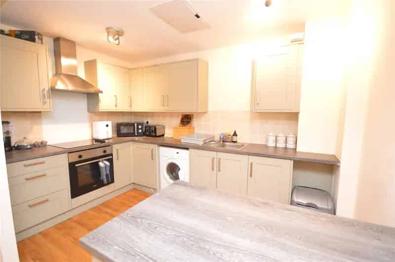 Renovated 1-Bed Ground Floor Apartment Near Middleton Park