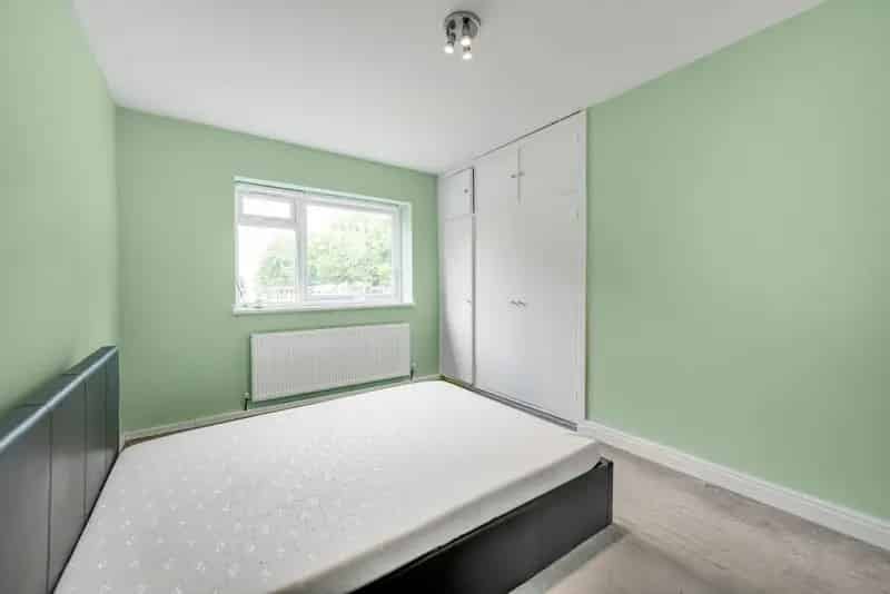Ground Floor 2-Bedroom Flat Short Term Rental All Bills Included