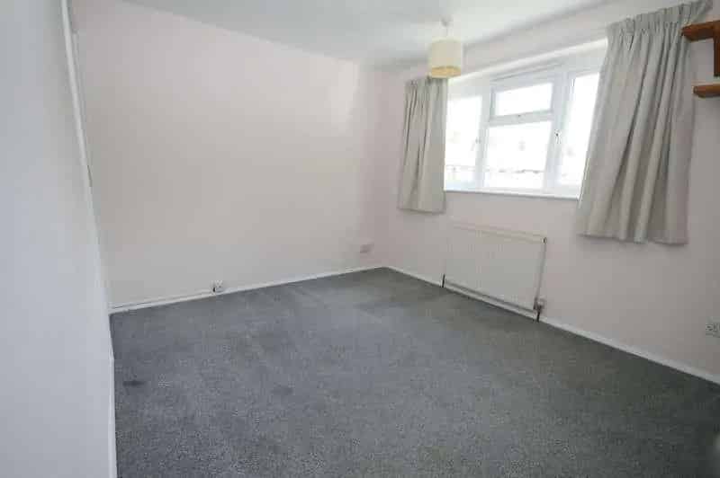 3 Bed Semi-Detached House for Sale in Oxford