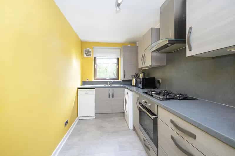 Spacious 2-Bedroom Apartment Near City Centre