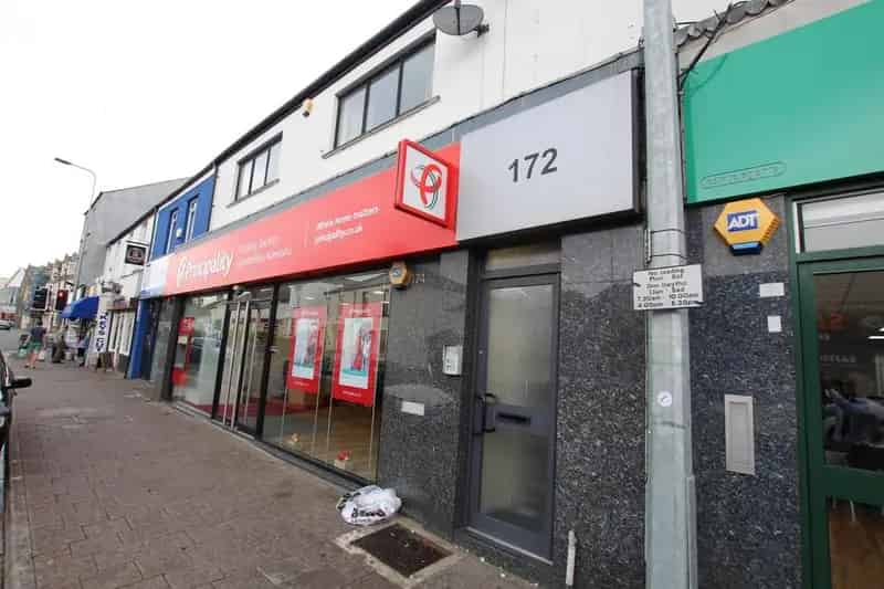 2 Bedroom Flat for Sale