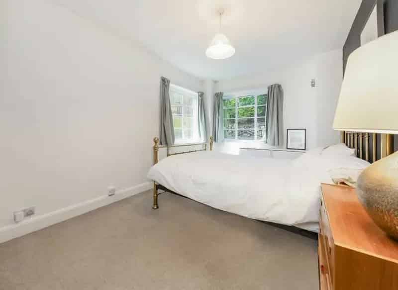 2 Bed Art Deco Apartment Highgate  Large Gardens Permit Parking