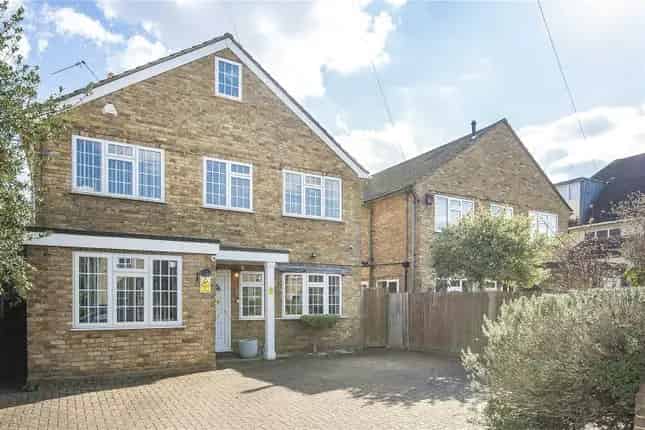 5 Bedroom Detached House for Sale New Malden KT3