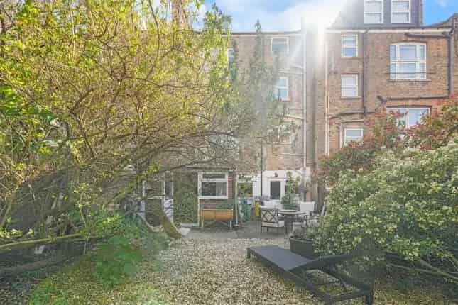 Property for sale in Alkham Road N16