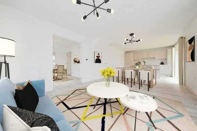 Family Home, Open Plan Kitchen, Four Bedrooms, Garage, Unique Development