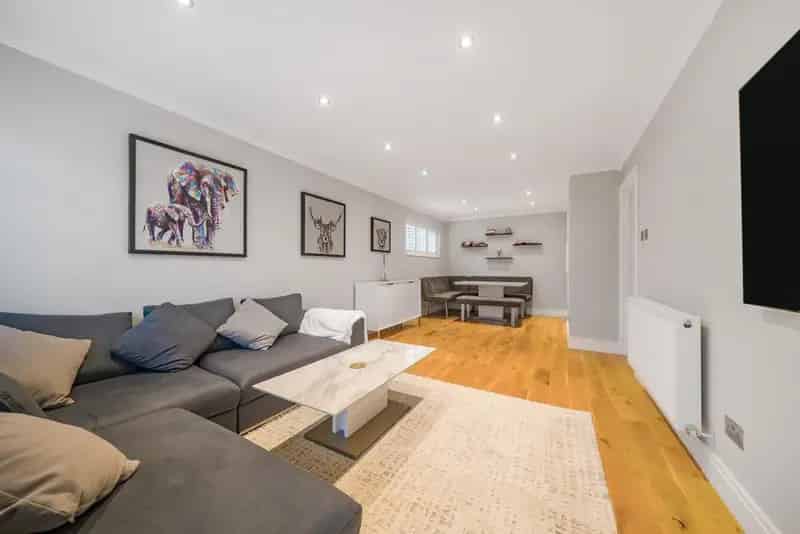 Two Double Bedroom Gated Apartment Near Woodland
