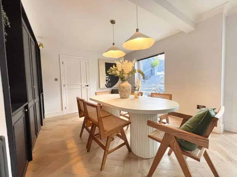 4 Bed Detached House For Sale
